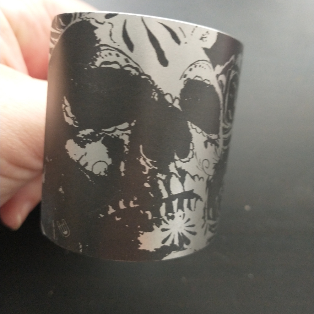 Vintage "Tattooed Steel" cuff - Picture 3 of 6